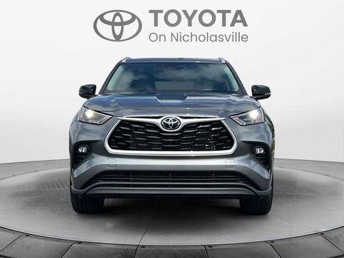 Used 2026 Toyota Highlander XLE AWD/4WD image 8