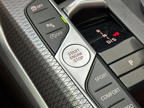 Used 2025 BMW 330i 330i w/ Convenience Package image 32