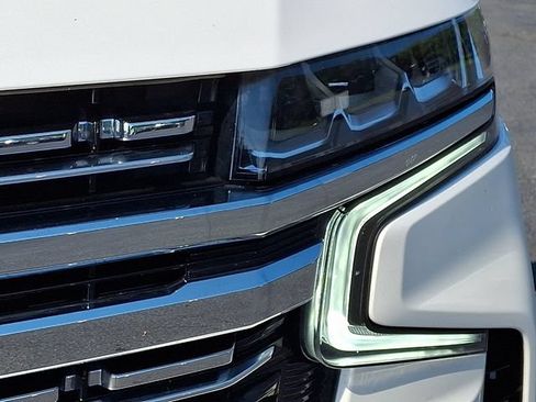Used 2023 Chevrolet Tahoe Premier AWD/4WD image 12