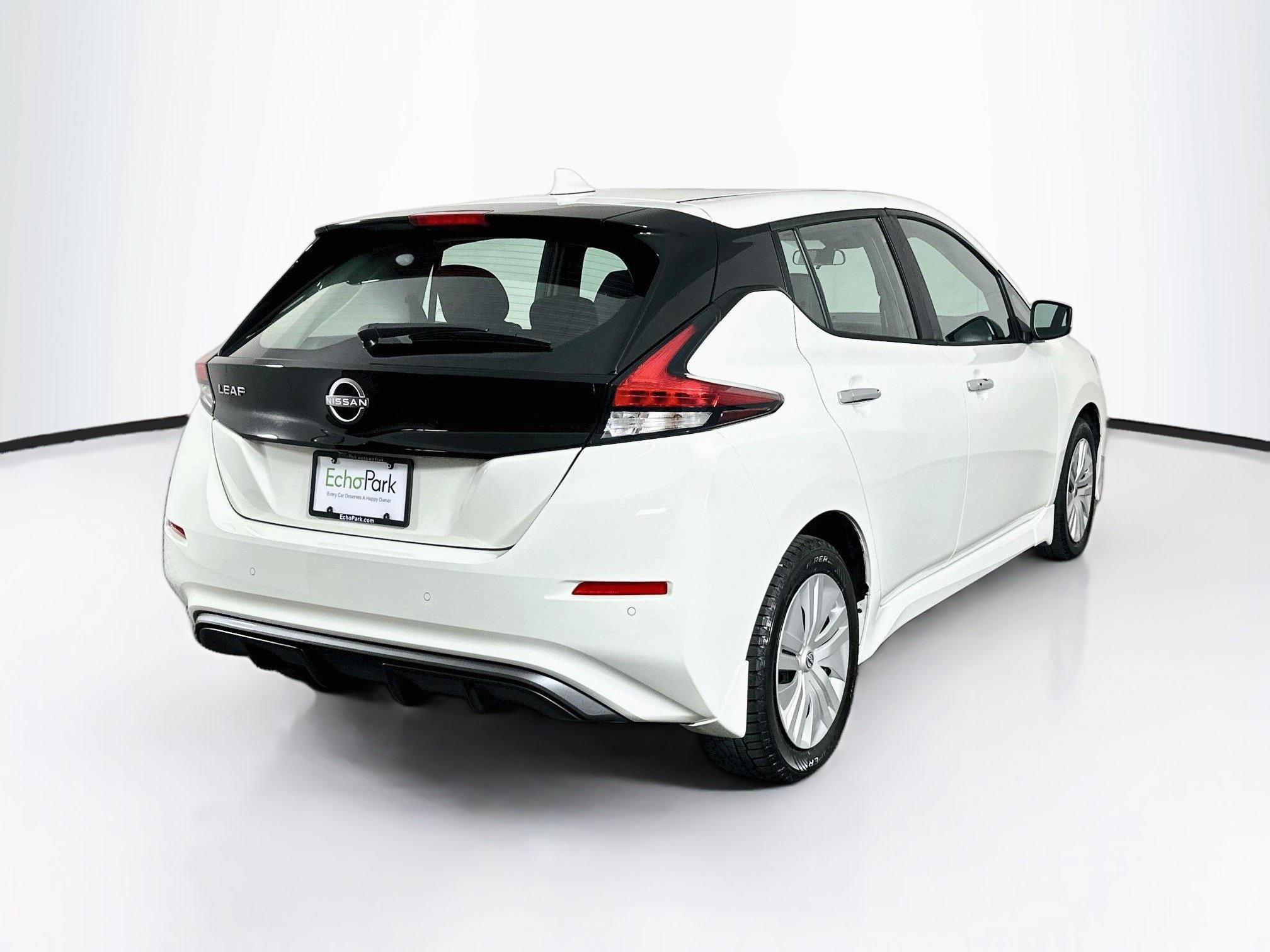 Used 2025 Nissan Leaf S FWD image 9