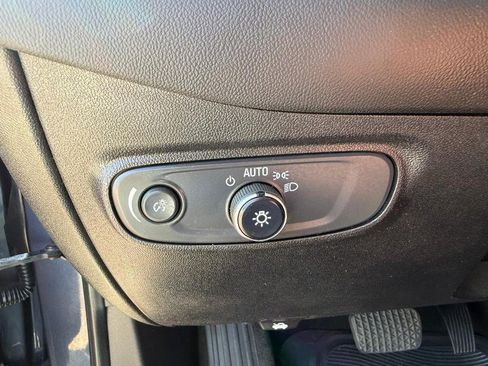 Used 2018 Chevrolet Equinox LT image 20