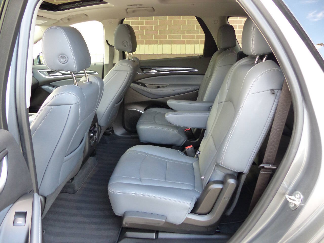Used 2021 Buick Enclave Essence w/ Sound and Sites Package AWD/4WD image 45