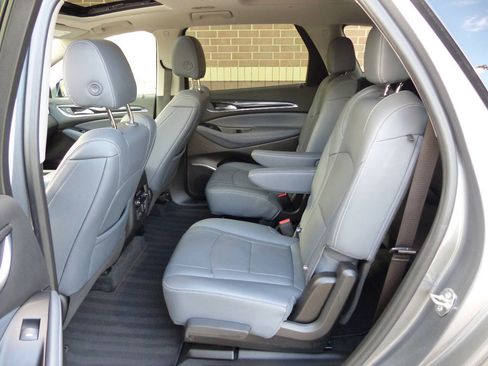 Used 2021 Buick Enclave Essence w/ Sound and Sites Package AWD/4WD image 45