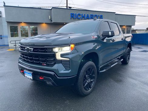 Used 2025 Chevrolet Silverado 1500 LT Trail Boss w/ Convenience Package II image 5