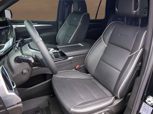 Certified 2025 Cadillac Escalade Sport w/ Touring Package AWD/4WD image 7