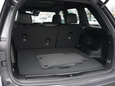 Used 2025 Jeep Grand Cherokee Limited image 22