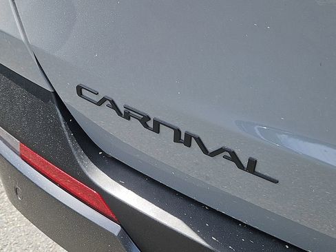 Certified 2026 Kia Carnival SX w/ SX Dark Edition Package FWD image 12