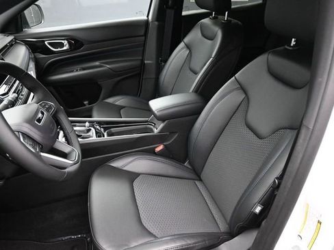 New 2026 Jeep Compass Latitude AWD/4WD image 13