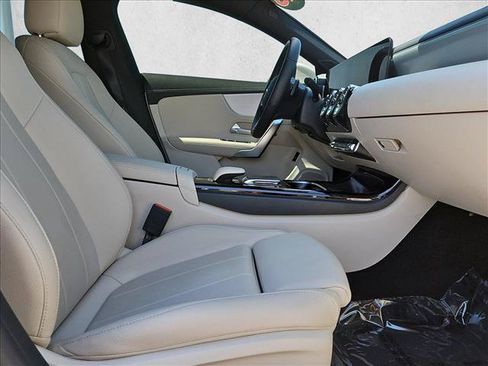 Used 2023 Mercedes-Benz CLA 250 image 21