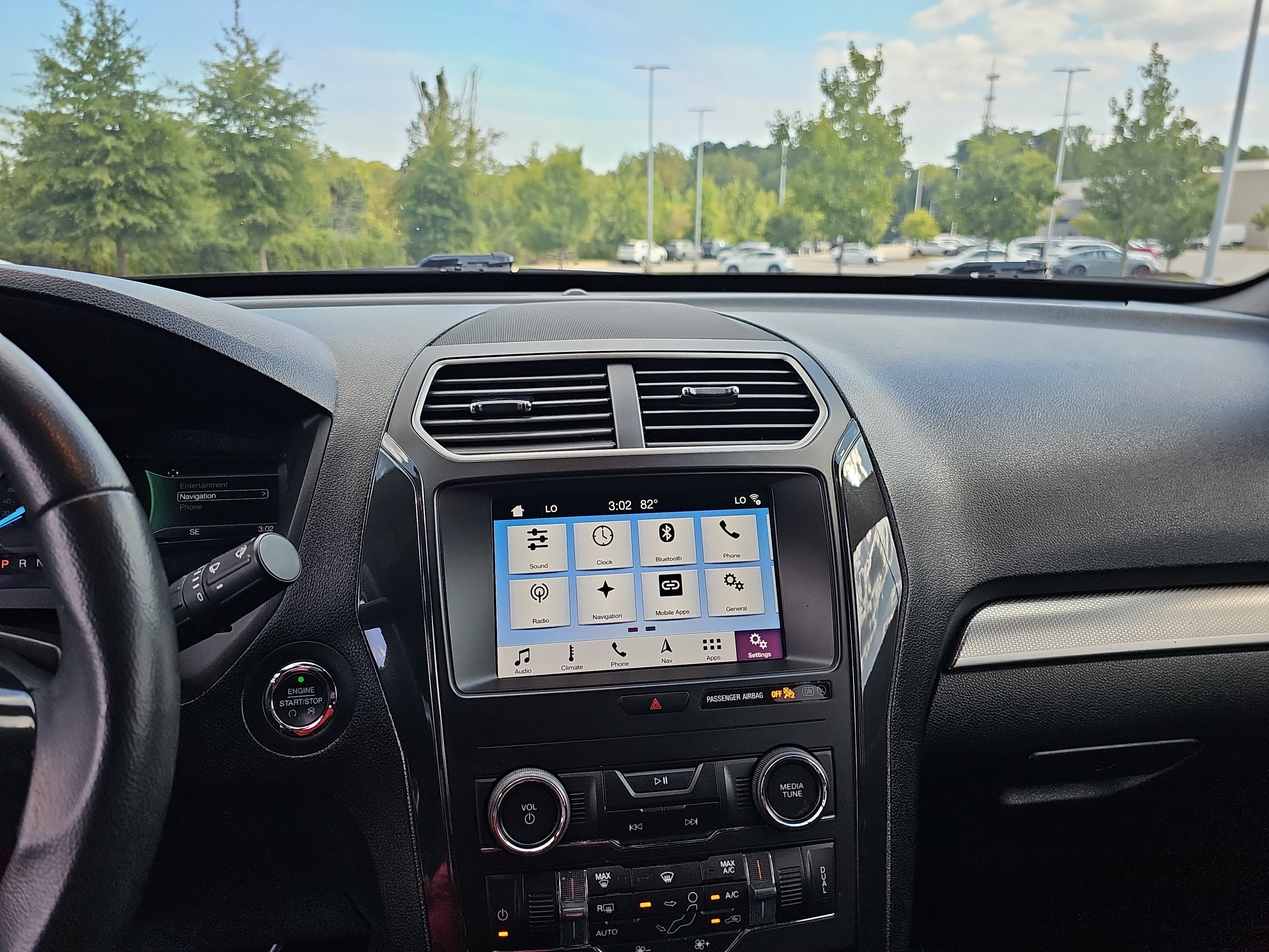Used 2019 Ford Explorer XLT w/ Equipment Group 201A FWD image 20