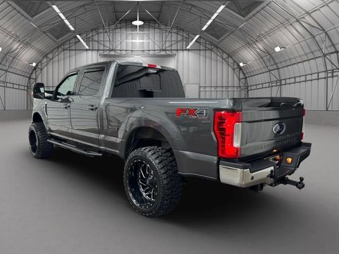 Used 2018 Ford F250 Lariat w/ Lariat Value Package AWD/4WD image 3