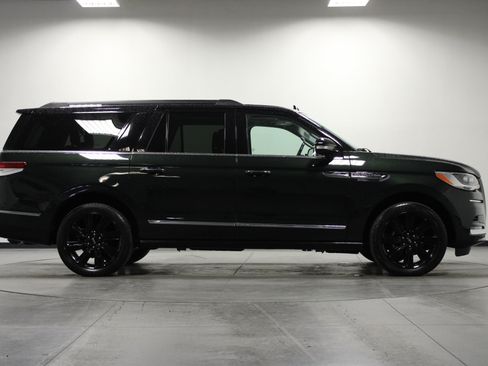 Used 2022 Lincoln Navigator L Black Label AWD/4WD image 3