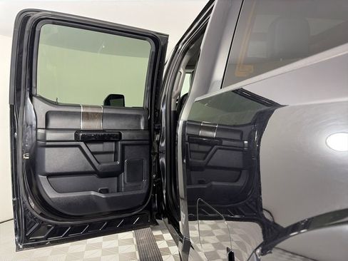 Used 2021 Ford F250 Lariat image 12