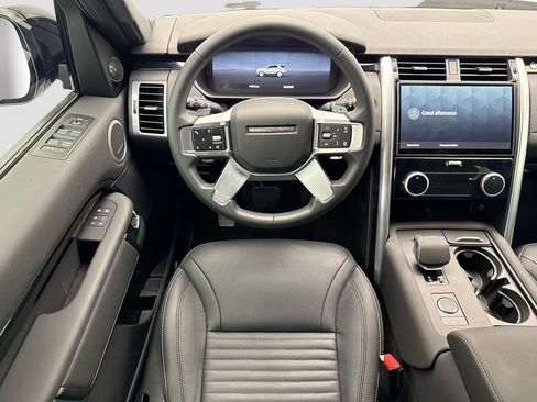 Used 2025 Land Rover Discovery S AWD/4WD image 10