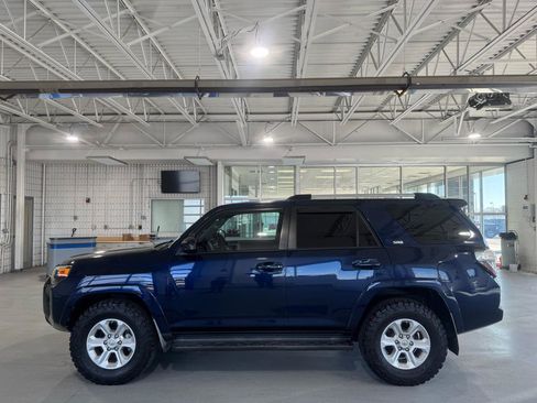 Used 2019 Toyota 4Runner SR5 image 11