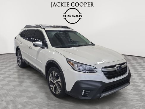 Used 2020 Subaru Outback Touring XT AWD/4WD image 3