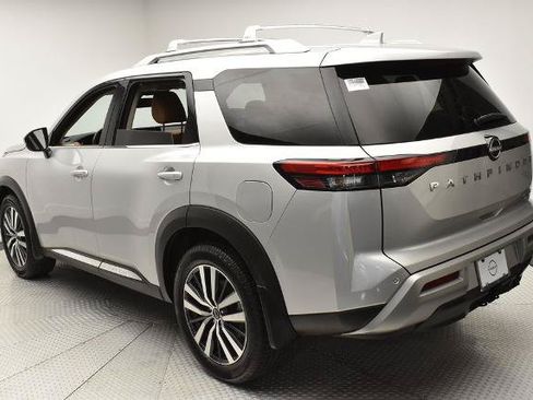 Certified 2022 Nissan Pathfinder Platinum w/ Cargo Package AWD/4WD image 7