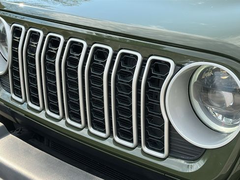 Used 2024 Jeep Wrangler Sahara image 4