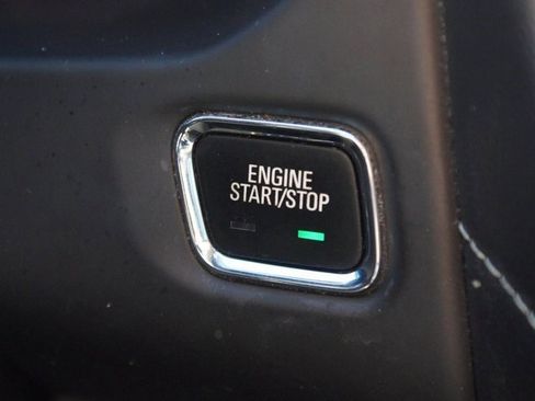 Used 2019 GMC Acadia SLT w/ Black Edition image 8