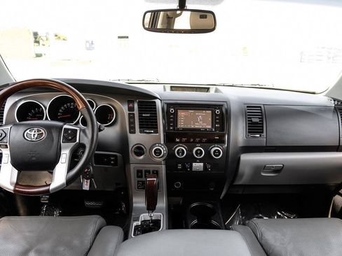 Used 2017 Toyota Sequoia Platinum AWD/4WD image 17