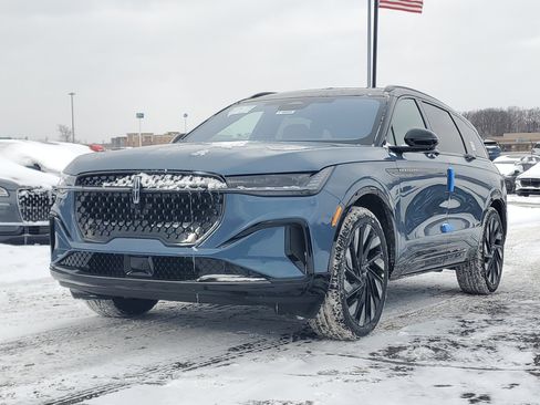 New 2026 Lincoln Nautilus Reserve w/ Jet Appearance Package image 2