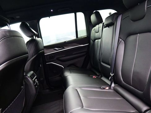 Used 2025 Jeep Grand Cherokee Limited 4xe w/ Luxury Tech Group II AWD/4WD image 14