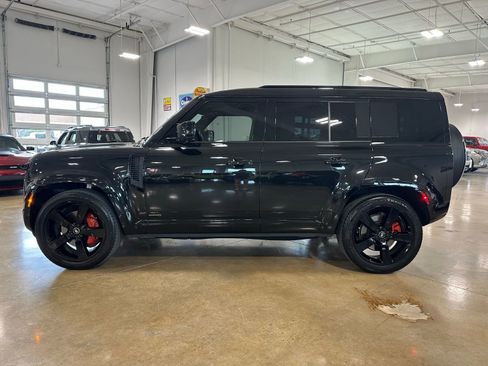 Used 2025 Land Rover Defender 110 X image 4