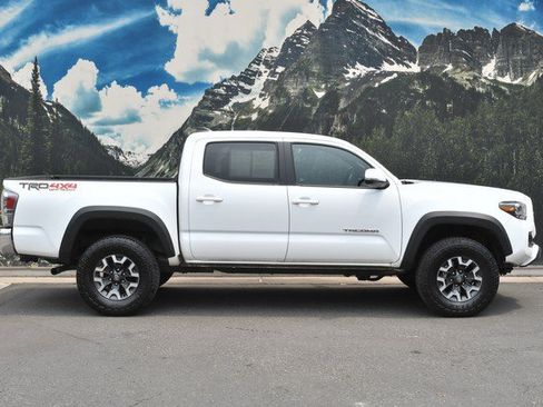 Certified 2023 Toyota Tacoma TRD Off-Road AWD/4WD image 2
