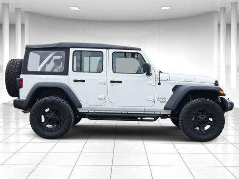 Used 2018 Jeep Wrangler Unlimited Sport image 2