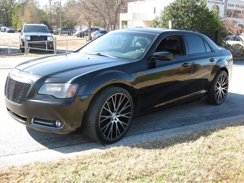 Used 2014 Chrysler 300 S image 3