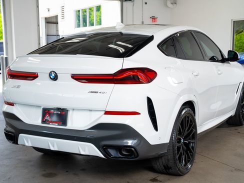 Used 2022 BMW X6 xDrive40i w/ M Sport Package AWD/4WD image 12