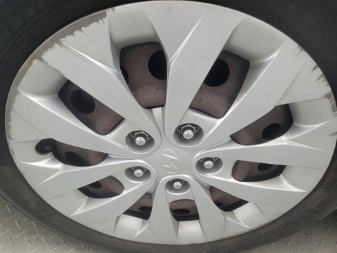 Used 2016 Hyundai Elantra GT FWD image 31