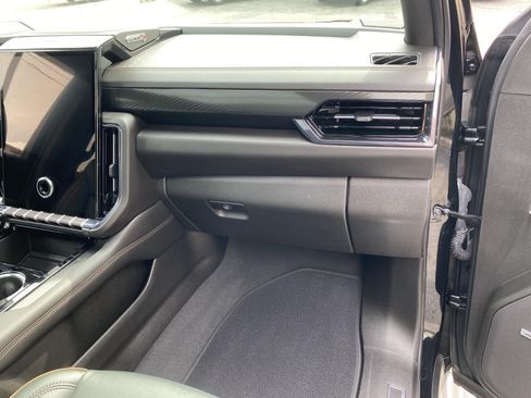 Certified 2025 GMC Yukon XL AT4 w/ AT4 Premium Plus Package AWD/4WD image 46