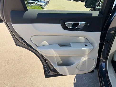 Used 2023 Volvo XC60 B5 Plus AWD/4WD image 19