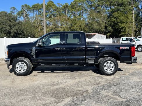 Used 2025 Ford F250 XLT w/ FX4 Off-Road Package image 2