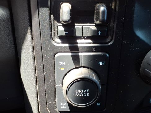 Used 2023 Ford F350 XLT w/ FX4 Off-Road Package AWD/4WD image 6