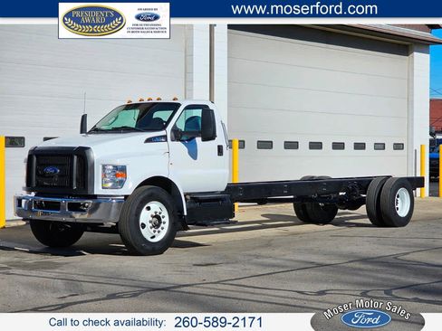 Used 2023 Ford F650 2WD Regular Cab Super Duty image 1