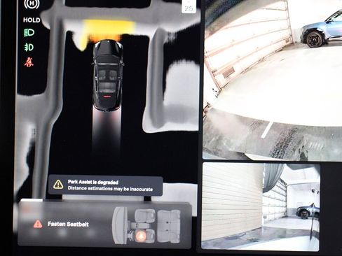 Used 2023 Tesla Model Y Long Range image 40