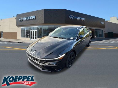 New 2026 Hyundai Elantra Sport FWD image 2