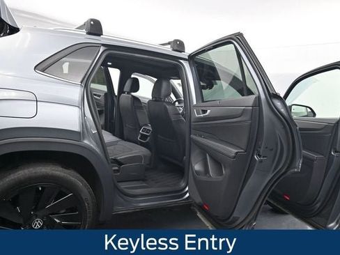 Used 2024 Volkswagen Atlas Cross Sport SE AWD/4WD image 13