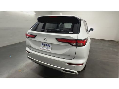 Used 2024 Mitsubishi Outlander SE AWD/4WD image 8
