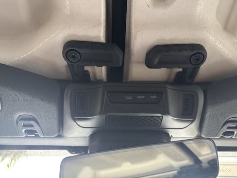 New 2025 Jeep Gladiator High Tide image 29