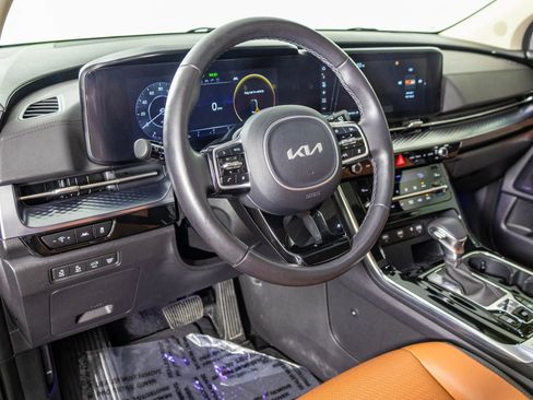 Used 2024 Kia Carnival SX Prestige FWD image 4