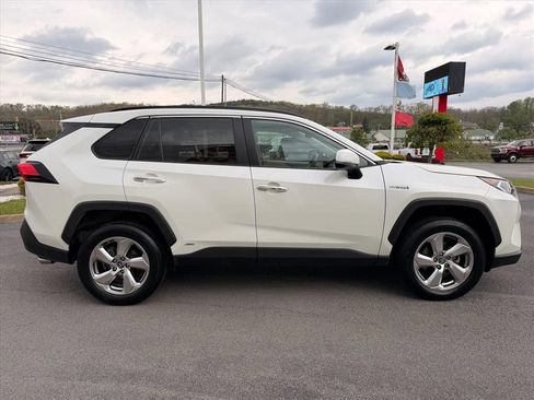 Used 2019 Toyota RAV4 Limited w/ Carpet Mat Package AWD/4WD image 3