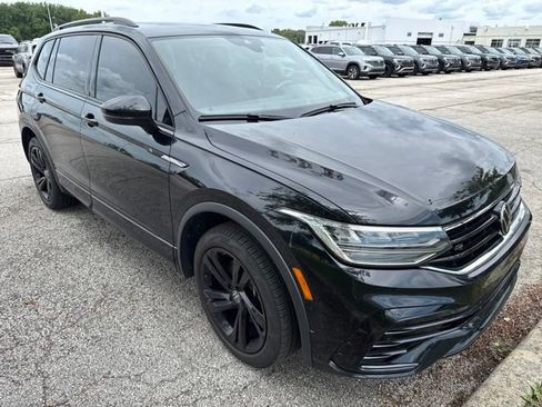Used 2023 Volkswagen Tiguan SE R-Line FWD image 8