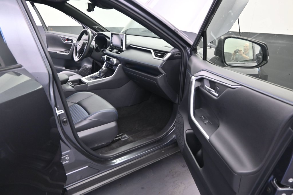 Used 2019 Toyota RAV4 XSE AWD/4WD image 14