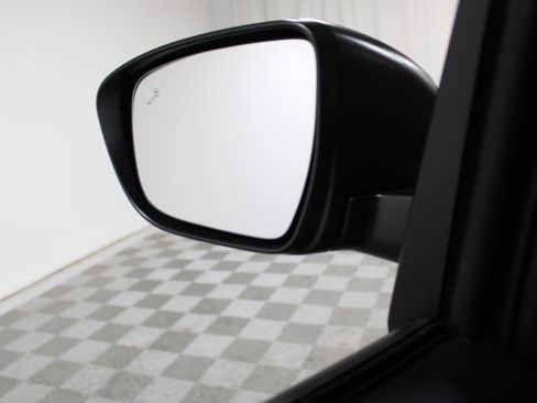 Used 2025 Nissan Frontier PRO-4X AWD/4WD image 18
