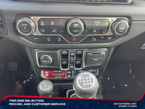 Used 2024 Jeep Wrangler Unlimited Rubicon AWD/4WD image 25