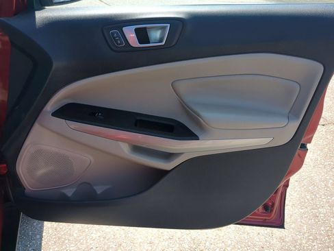 Used 2020 Ford EcoSport Titanium FWD image 29