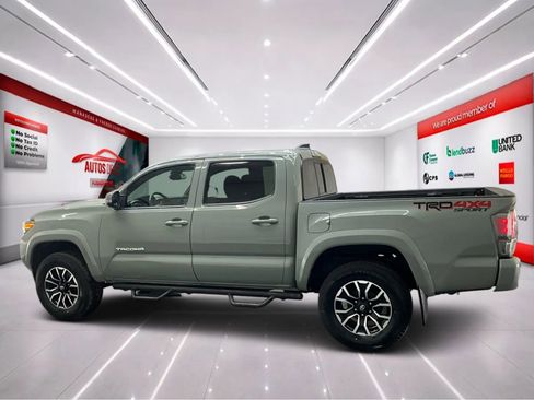 Used 2022 Toyota Tacoma TRD Sport w/ Technology Package image 4